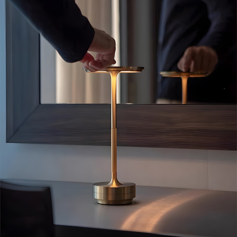 Aluminium Tricolor Desk Lamp R - Outdoor Lighting Restaurant のレビューと価格